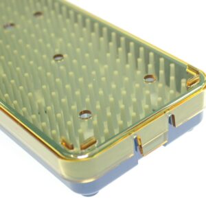 Contenitori/tray Steriplastik per sterilizzare strumenti, con tappeto in silicone, dettaglio chiusura codice LDS140