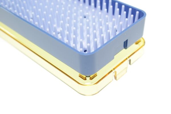 Contenitori/tray Steriplastik per sterilizzare strumenti, con tappeto in silicone, dettaglio codice LDS140