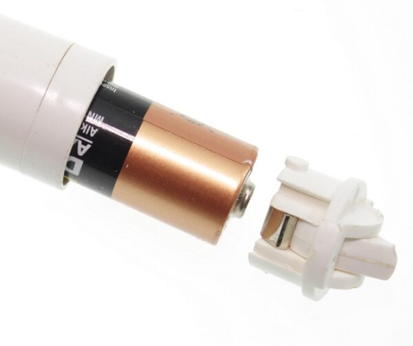 Dettaglio apertura con vano batterie per luci flessibili