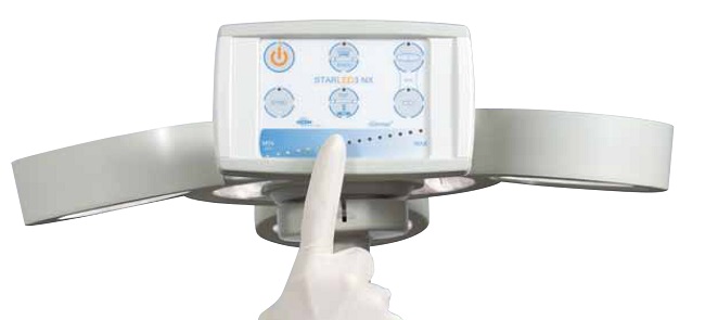 Lampada a LED Starled 3 NX a stativo su ruote dettaglio pannello comandi